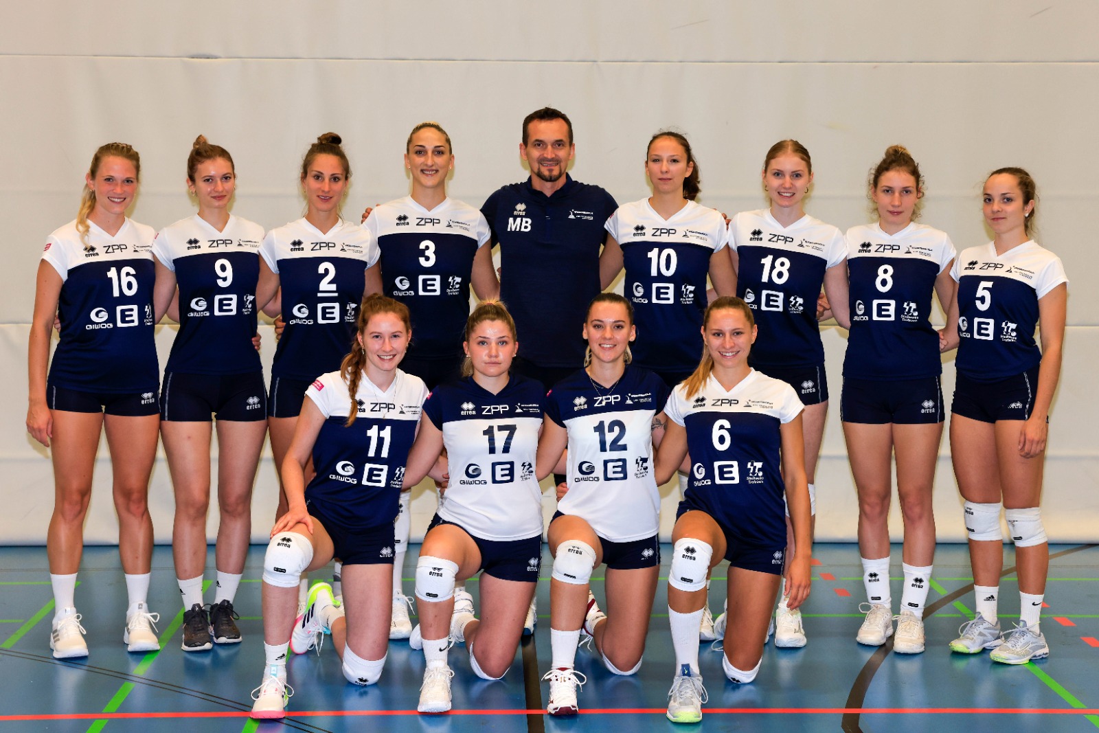 Erste Bundesliga nach Spiel gegen Salzberg, TeamPhoto_1624.jpg