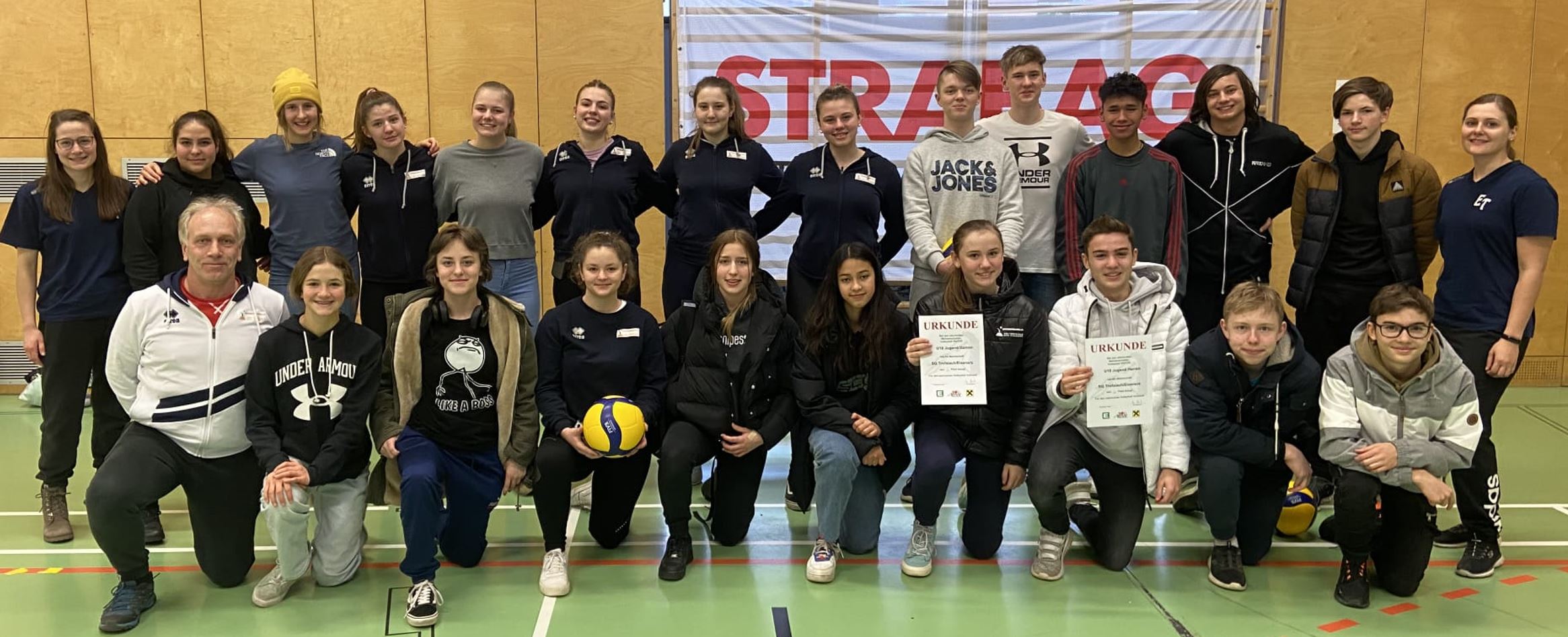 Gruppenfoto U18-Finaltag SG Erzbergmadln